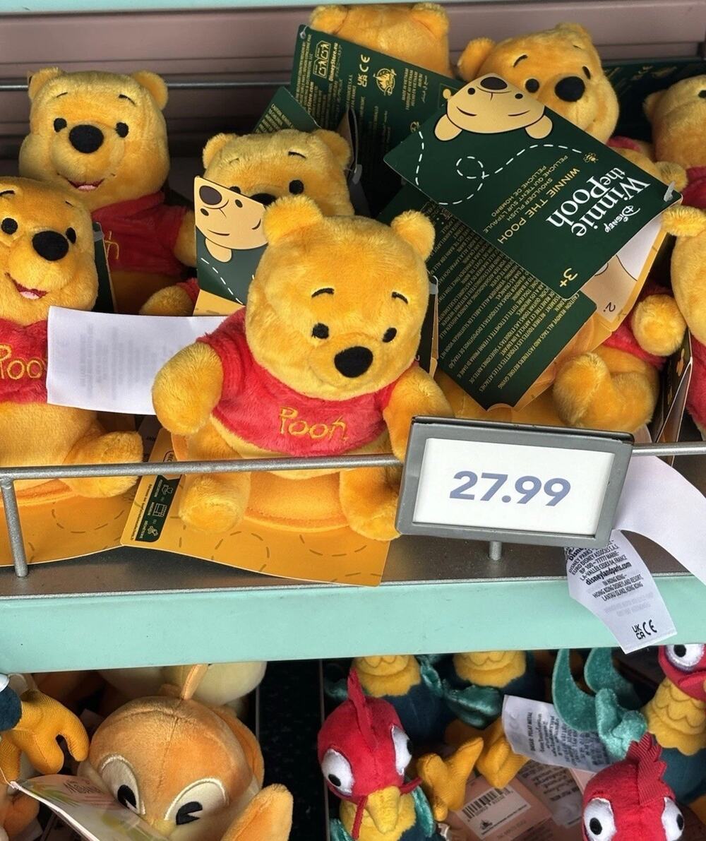 Disney Parks Winnie the Pooh Shoulder Pal Magnetic Plush NWT